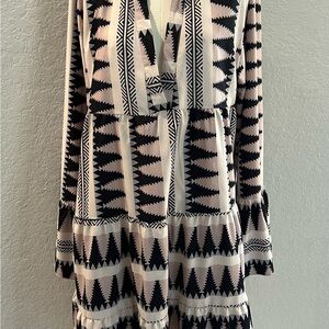 Geometric Patterned Black, Tan and Cream Dress Sz XL (12-14)